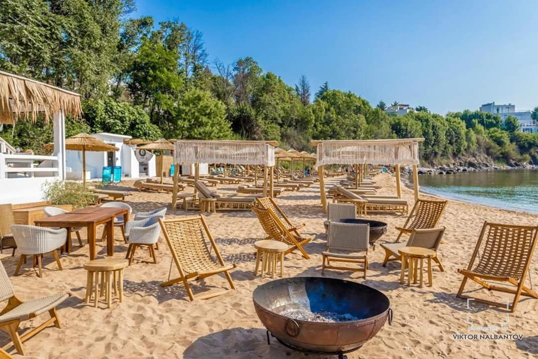 July'S Island Deluxe Apartment Chernomorets Bagian luar foto